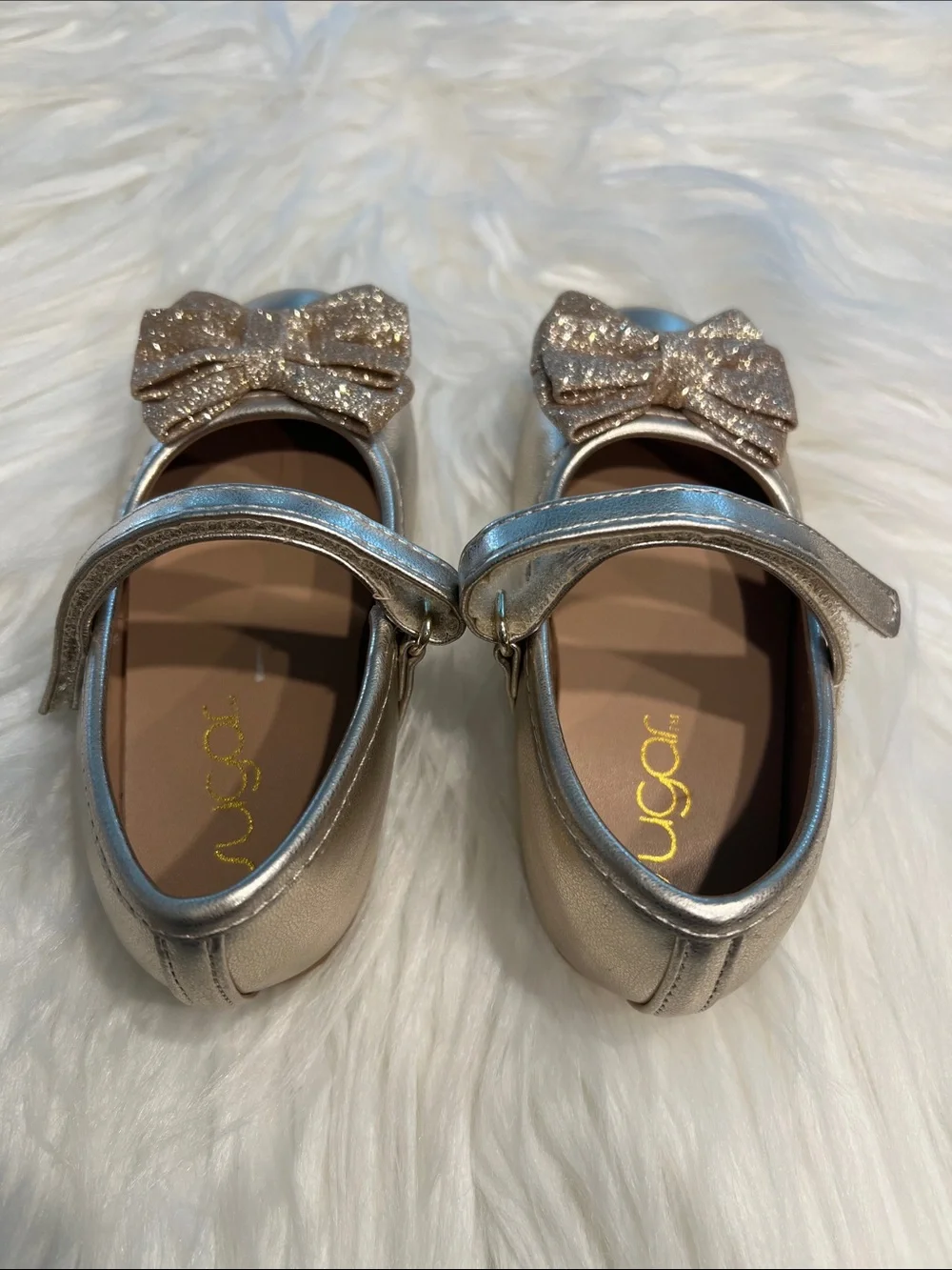 NWOT Girls Metallic Gold Mary Jane Shoes with Glitter Bow size 7M